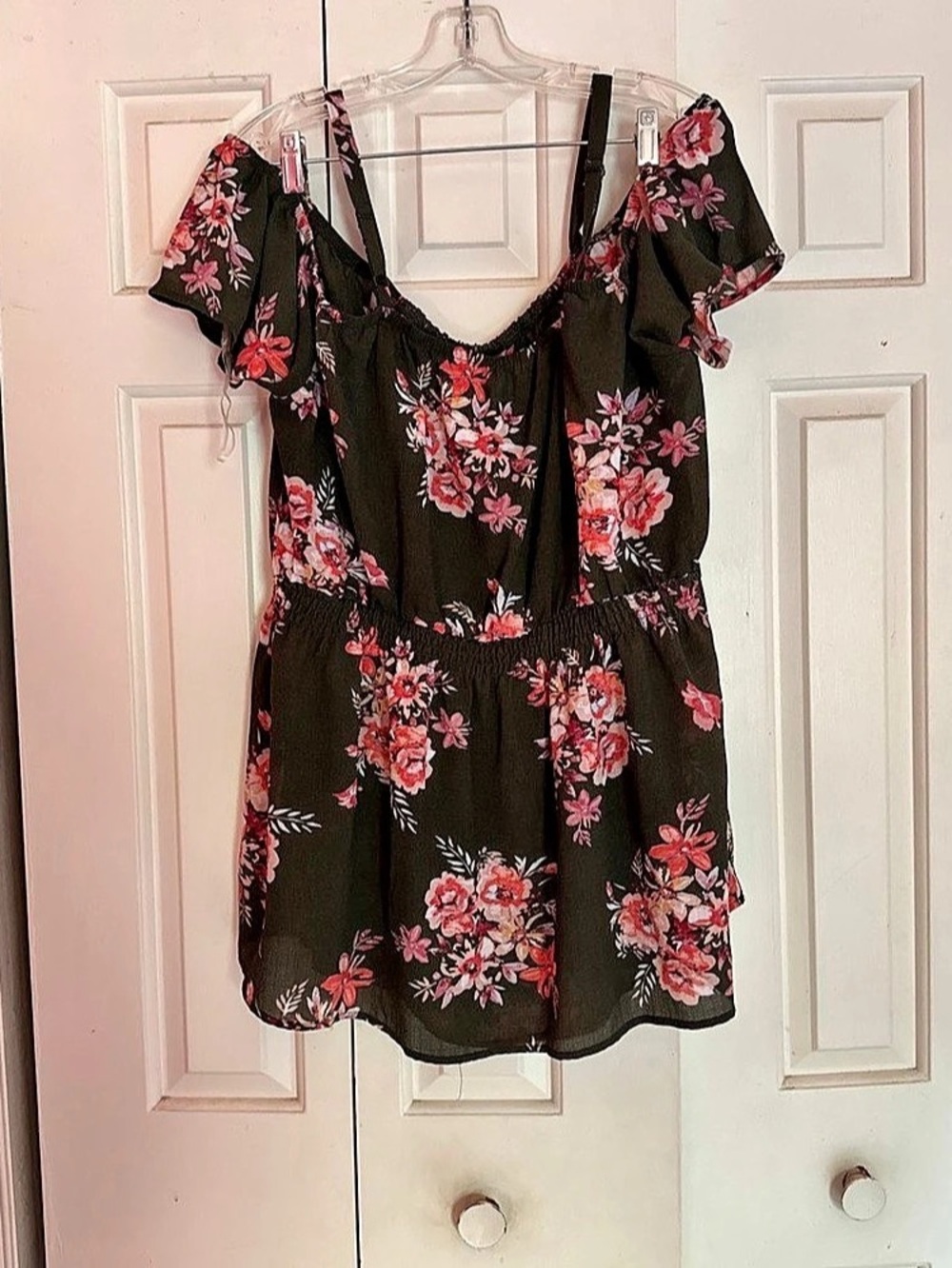 Boutique Floral Lace-Detail Top in Khaki Green & Pink Size 2X